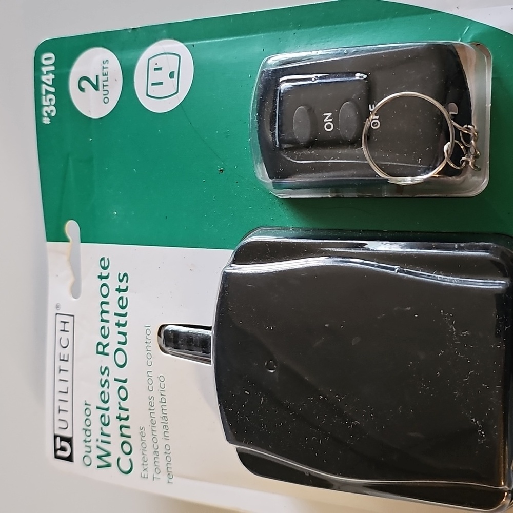 Utlitech Outdoor Wireless Remote Control 2 Outlets. - Picture 2 of 3